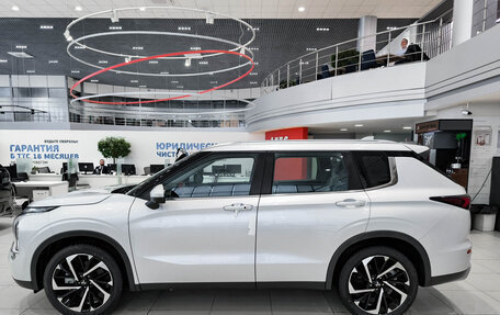 Mitsubishi Outlander, 2023 год, 4 050 000 рублей, 10 фотография