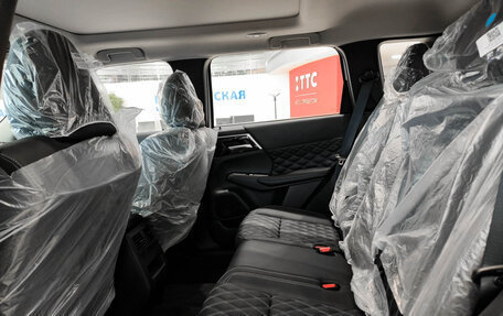 Mitsubishi Outlander, 2023 год, 4 050 000 рублей, 15 фотография