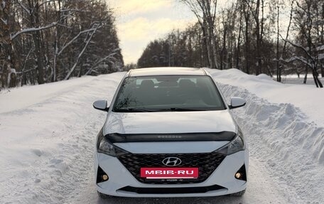 Hyundai Solaris II рестайлинг, 2021 год, 1 100 000 рублей, 3 фотография