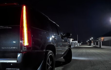 Cadillac Escalade III, 2011 год, 1 700 000 рублей, 3 фотография