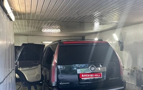 Cadillac Escalade III, 2011 год, 1 700 000 рублей, 7 фотография