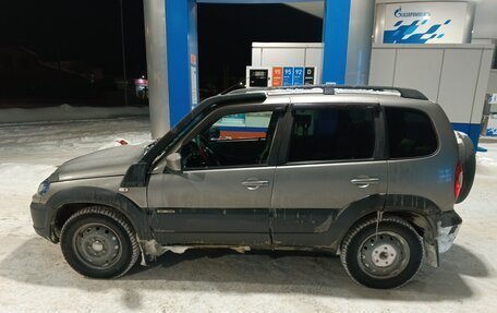 Chevrolet Niva I рестайлинг, 2017 год, 820 000 рублей, 4 фотография