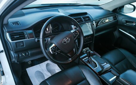 Toyota Camry, 2018 год, 2 500 000 рублей, 16 фотография