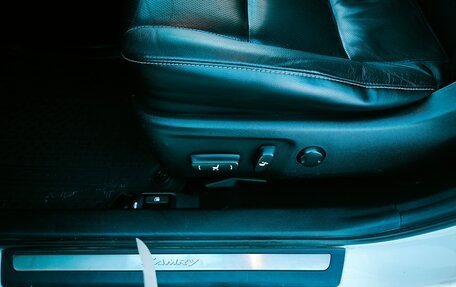 Toyota Camry, 2018 год, 2 500 000 рублей, 17 фотография