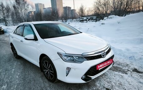 Toyota Camry, 2018 год, 2 500 000 рублей, 2 фотография