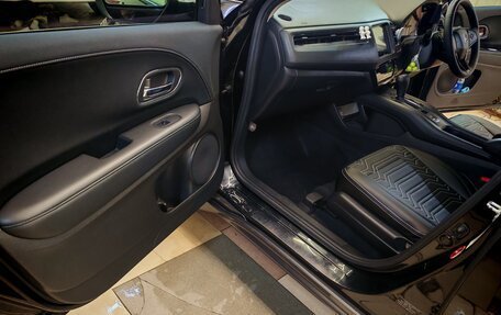 Honda Vezel, 2014 год, 1 500 000 рублей, 17 фотография