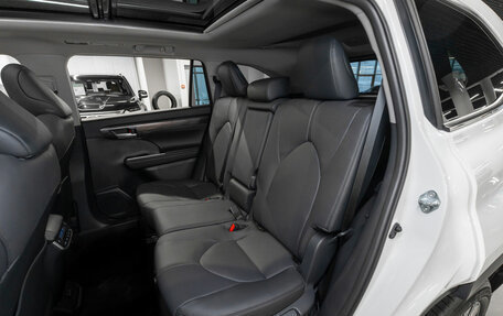 Toyota Highlander, 2025 год, 5 600 000 рублей, 14 фотография