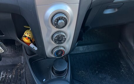 Toyota Yaris III рестайлинг, 2006 год, 399 999 рублей, 8 фотография