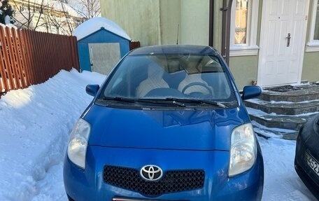 Toyota Yaris III рестайлинг, 2006 год, 399 999 рублей, 2 фотография