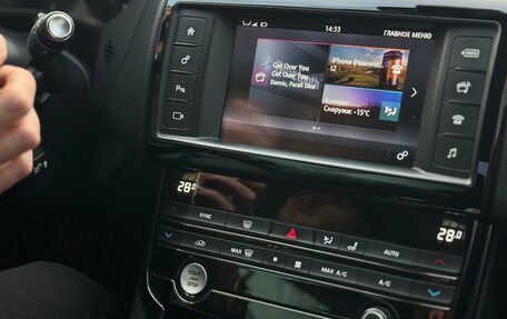 Jaguar XE I рестайлинг, 2017 год, 1 490 000 рублей, 9 фотография