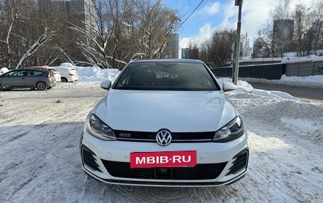 Volkswagen Golf VII, 2019 год, 2 600 000 рублей, 2 фотография