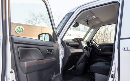 Toyota Roomy I, 2016 год, 12 фотография