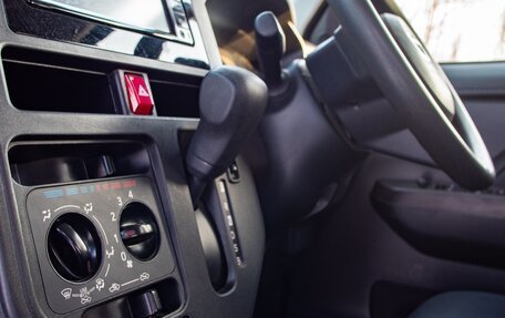 Toyota Roomy I, 2016 год, 13 фотография