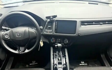 Honda Vezel, 2022 год, 1 600 000 рублей, 6 фотография