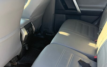 Toyota Land Cruiser Prado 150 рестайлинг 2, 2012 год, 3 200 000 рублей, 9 фотография