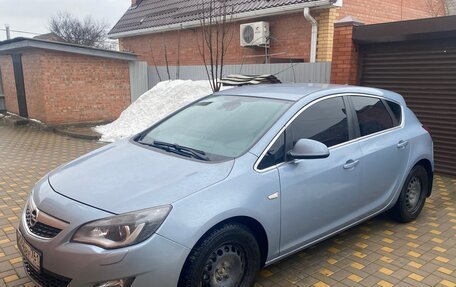 Opel Astra J, 2011 год, 550 000 рублей, 2 фотография