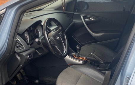 Opel Astra J, 2011 год, 550 000 рублей, 9 фотография