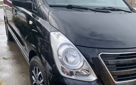 Hyundai H-1 II рестайлинг, 2016 год, 2 100 000 рублей, 1 фотография