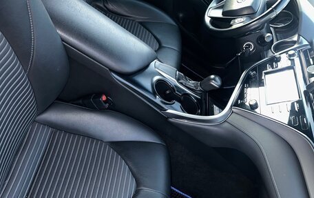 Toyota Camry, 2018 год, 2 100 000 рублей, 13 фотография