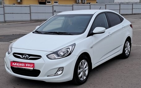 Hyundai Solaris II рестайлинг, 2012 год, 1 020 000 рублей, 3 фотография