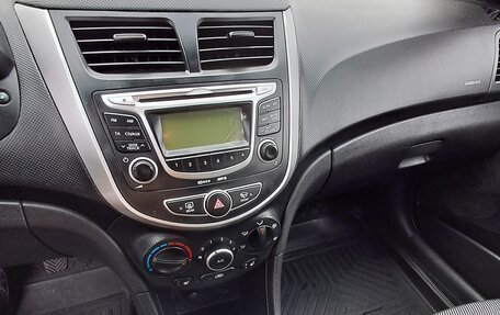 Hyundai Solaris II рестайлинг, 2012 год, 1 020 000 рублей, 26 фотография