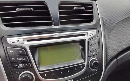 Hyundai Solaris II рестайлинг, 2012 год, 1 020 000 рублей, 25 фотография