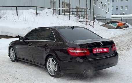 Mercedes-Benz E-Класс, 2011 год, 1 550 000 рублей, 11 фотография