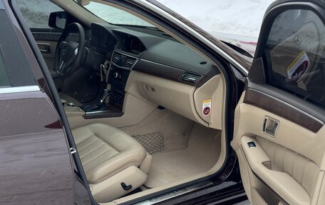 Mercedes-Benz E-Класс, 2011 год, 1 550 000 рублей, 31 фотография