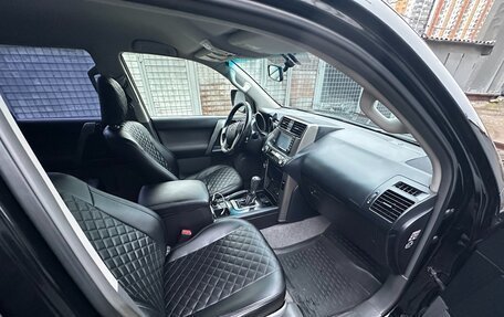 Toyota Land Cruiser Prado 150 рестайлинг 2, 2012 год, 3 000 000 рублей, 7 фотография