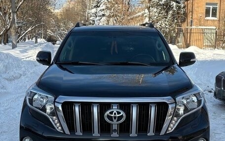 Toyota Land Cruiser Prado 150 рестайлинг 2, 2016 год, 3 850 000 рублей, 1 фотография