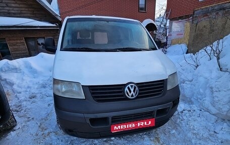 Volkswagen Transporter T5 рестайлинг, 2006 год, 570 000 рублей, 1 фотография