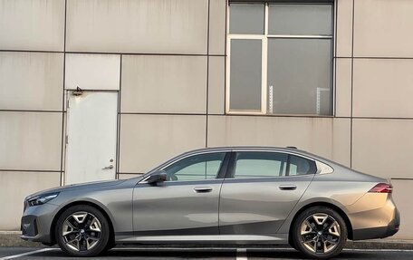 BMW 5 серия, 2024 год, 6 100 000 рублей, 3 фотография