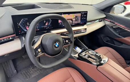 BMW 5 серия, 2024 год, 6 100 000 рублей, 9 фотография