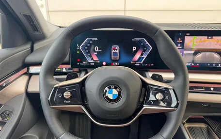 BMW 5 серия, 2024 год, 6 100 000 рублей, 10 фотография