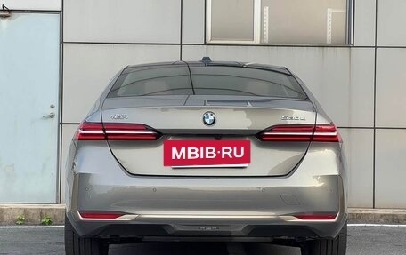 BMW 5 серия, 2024 год, 6 100 000 рублей, 6 фотография