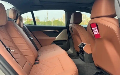 BMW 5 серия, 2024 год, 6 100 000 рублей, 14 фотография