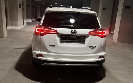 Toyota RAV4, 2017 год, 2 900 000 рублей, 7 фотография