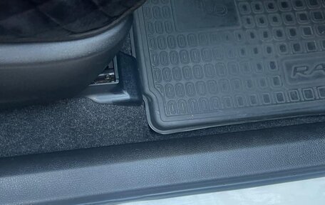 Toyota RAV4, 2017 год, 2 900 000 рублей, 8 фотография