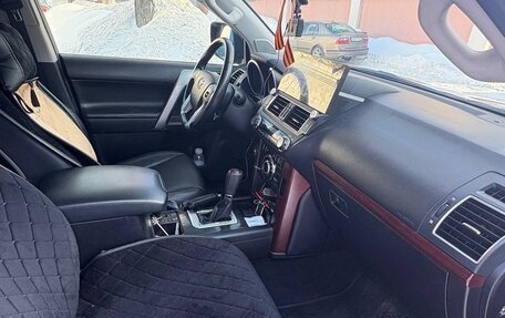 Toyota Land Cruiser Prado 150 рестайлинг 2, 2016 год, 3 850 000 рублей, 17 фотография