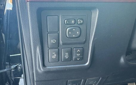 Toyota Land Cruiser Prado 150 рестайлинг 2, 2016 год, 3 850 000 рублей, 21 фотография