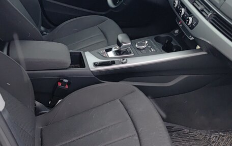 Audi A4, 2018 год, 2 020 000 рублей, 5 фотография