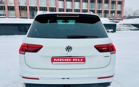 Volkswagen Tiguan II, 2018 год, 3 490 000 рублей, 5 фотография