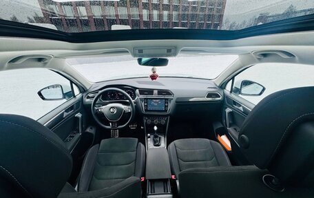 Volkswagen Tiguan II, 2018 год, 3 490 000 рублей, 28 фотография