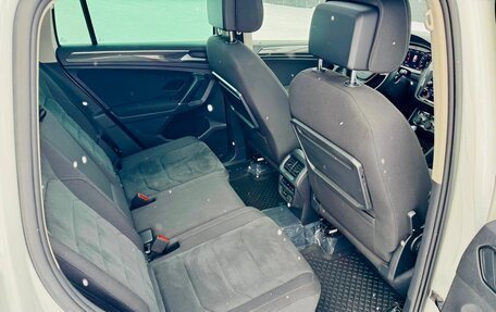 Volkswagen Tiguan II, 2018 год, 3 490 000 рублей, 32 фотография