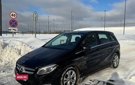 Mercedes-Benz B-Класс, 2018 год, 1 980 000 рублей, 2 фотография