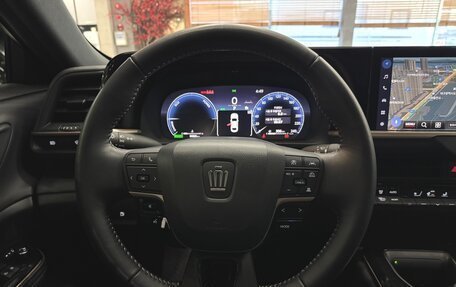 Toyota Crown, 2024 год, 6 750 000 рублей, 10 фотография