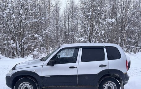 Chevrolet Niva I рестайлинг, 2010 год, 440 000 рублей, 4 фотография