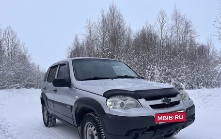 Chevrolet Niva I рестайлинг, 2010 год, 440 000 рублей, 3 фотография