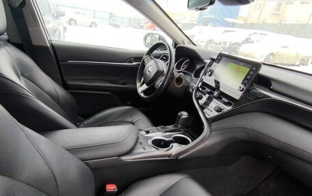 Toyota Camry, 2021 год, 2 350 000 рублей, 12 фотография