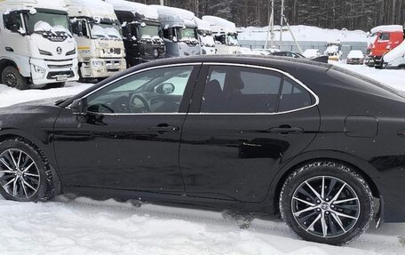 Toyota Camry, 2021 год, 2 350 000 рублей, 9 фотография